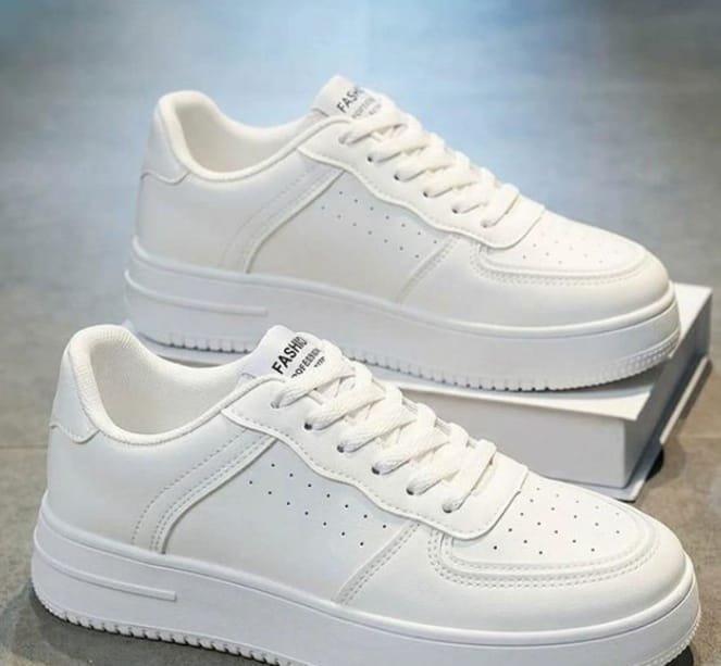 Versatile Footwear Fashion Shoe