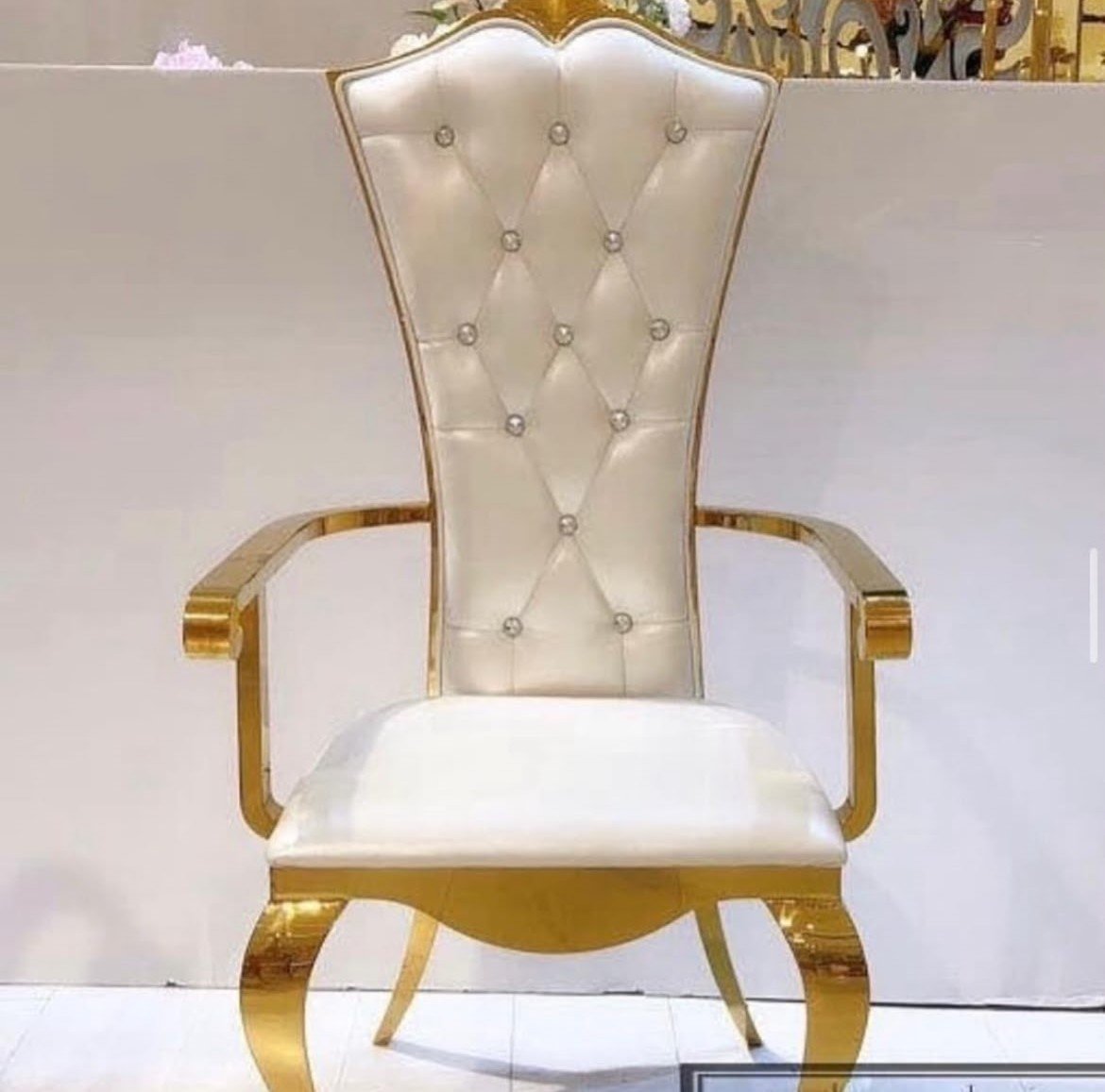 Luxury Gold Throne Chair (Bride & Groom / VIP Chair)
