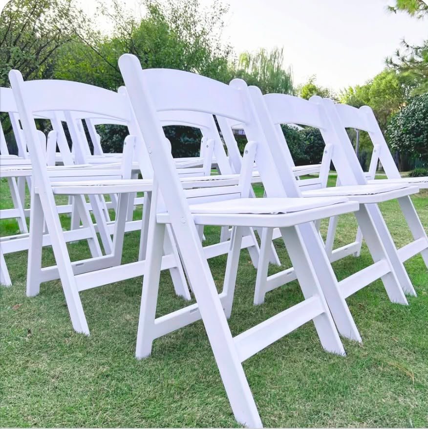 White Plastic Foldable Chair