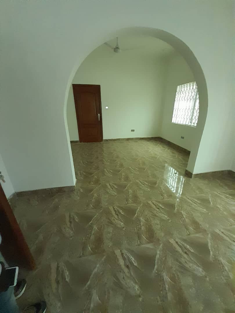 Elegant 4-Bedroom Luxury Home - Image 6