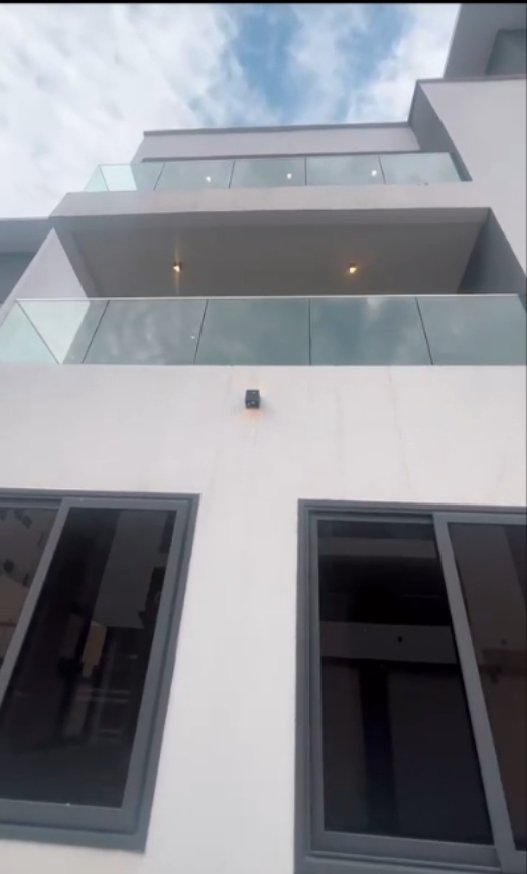 Luxurious 5 bedroom house - Image 13