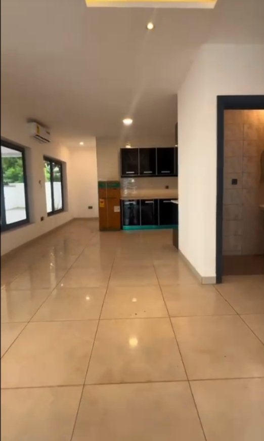 Luxurious 5 bedroom house - Image 11