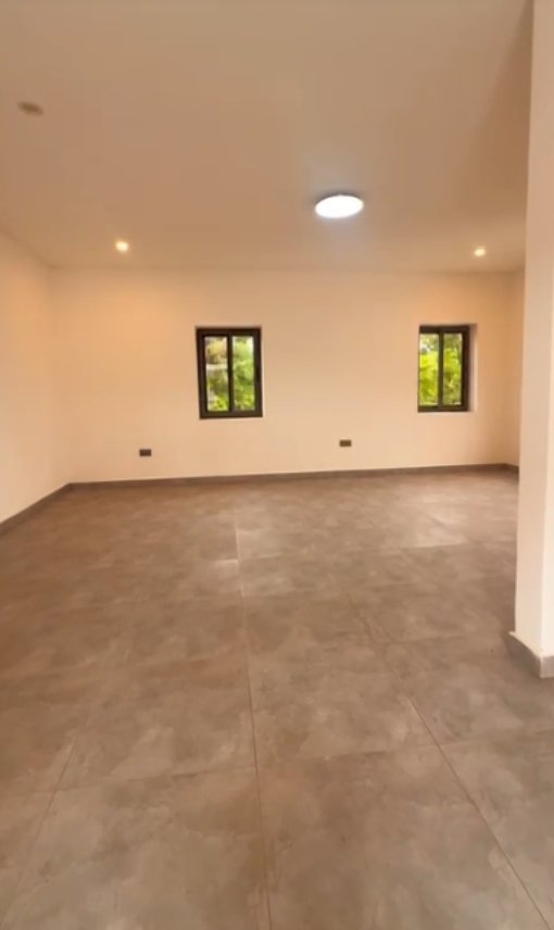 Luxurious 5 bedroom house - Image 2